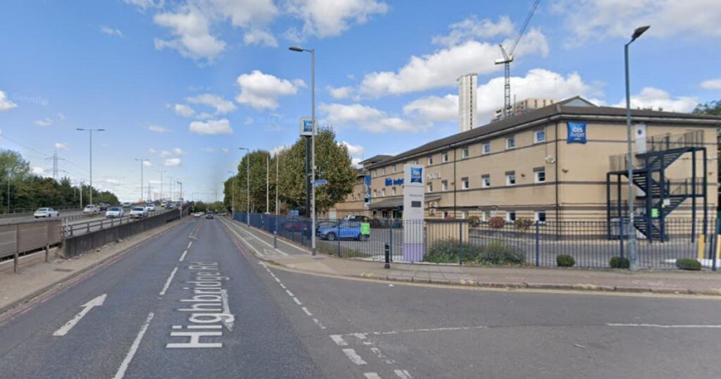Highbridge Road, Barking road closure for gas main works