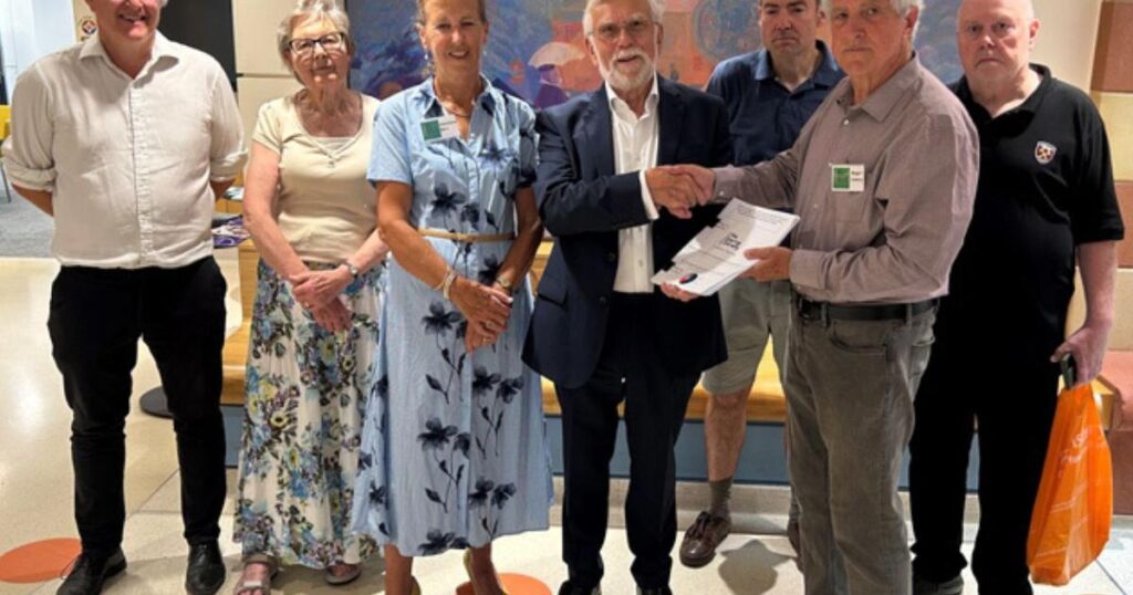 Epping Society hands in petition against Epping South homes