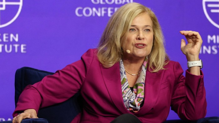 Franklin Templeton predicts slowdown in investment management deals