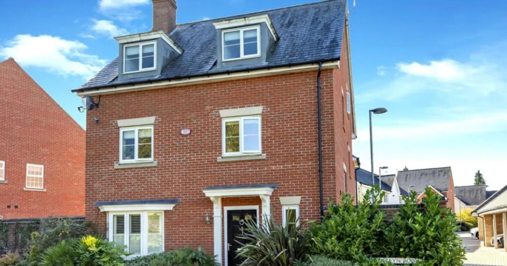 5-bed house for sale in Boleyn Row, Epping for £1,025,000
