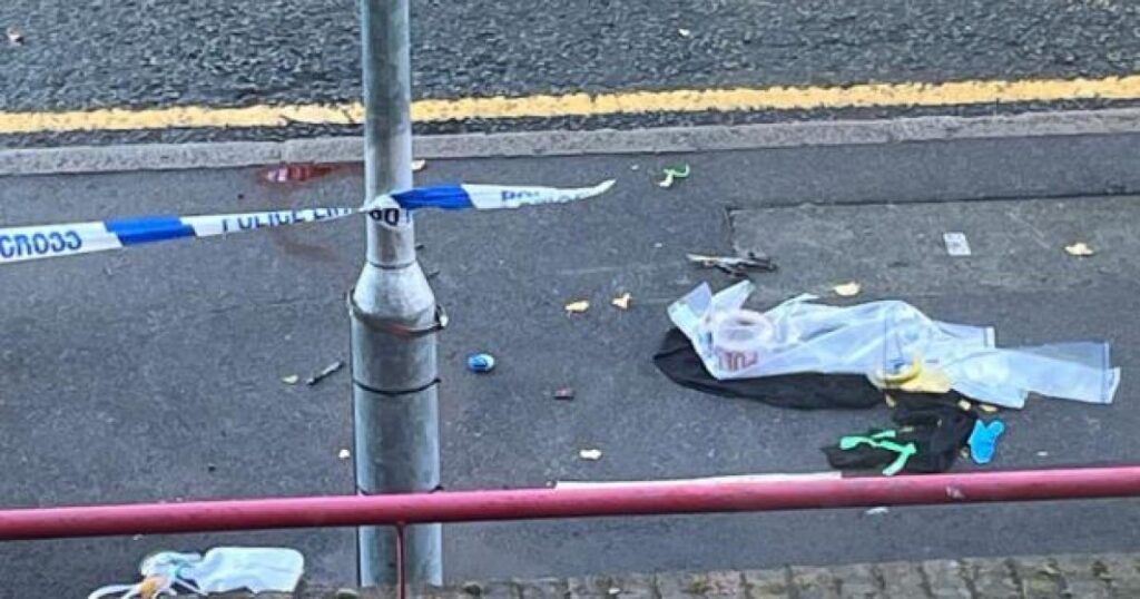 Ivyhouse Road Dagenham stabbing: Man taken to hosptial