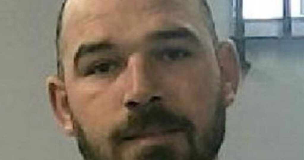 HMP Wandsworth prisoner Billy Smith hands himself in