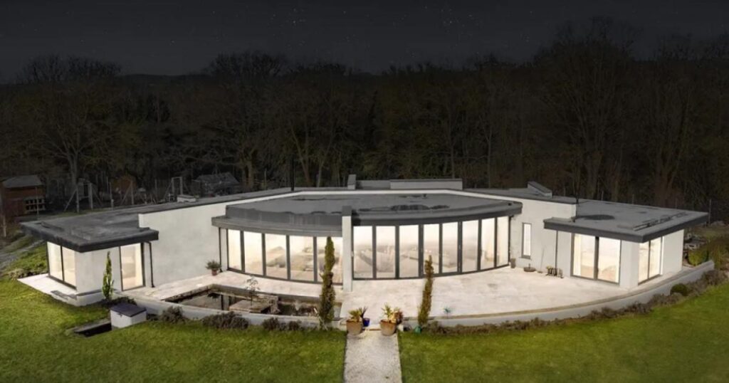 A look inside a £1.9m Harold Wood bungalow with its own gym