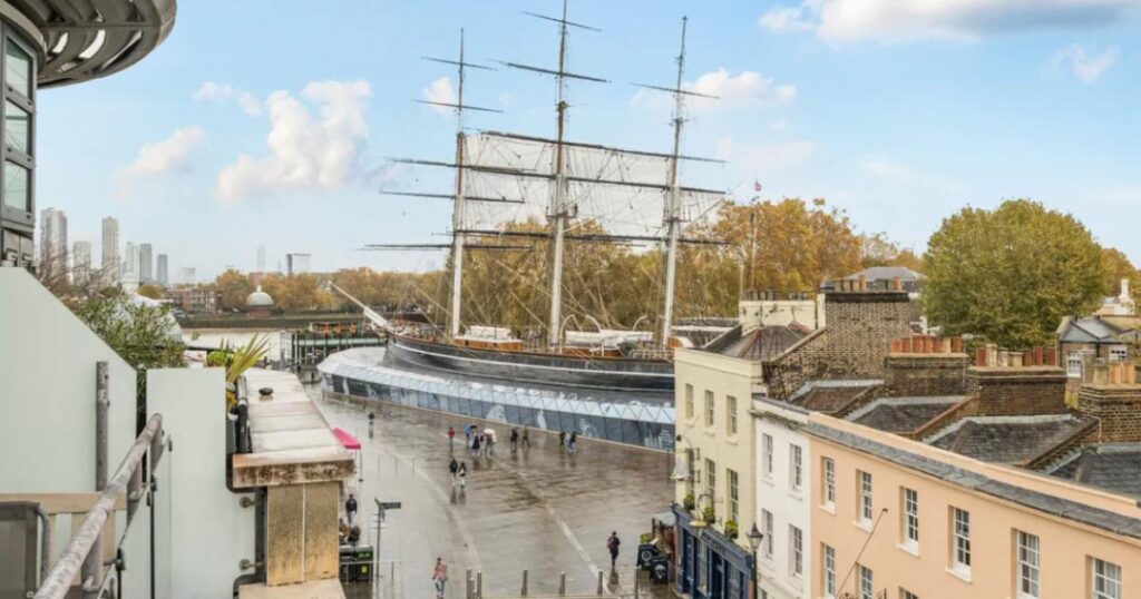Greenwich penthouse with Cutty Sark views for sale