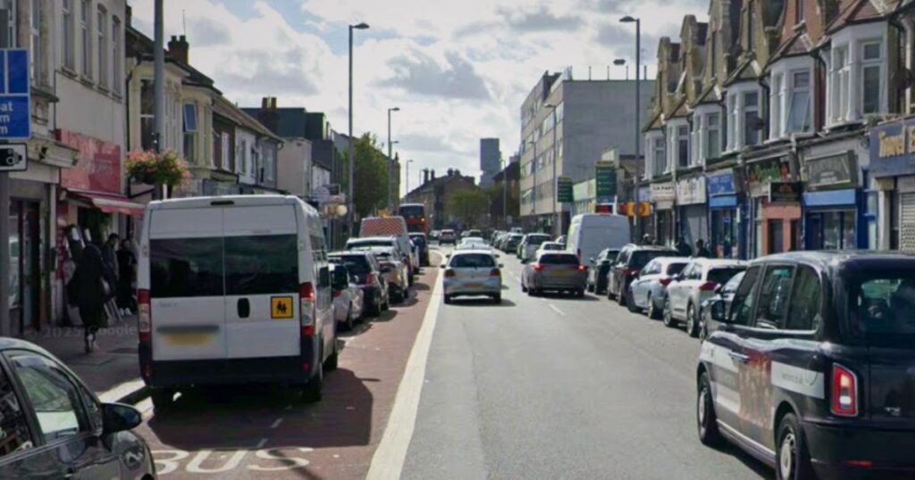 Leyton High Road stabbing: Man arrested after fight