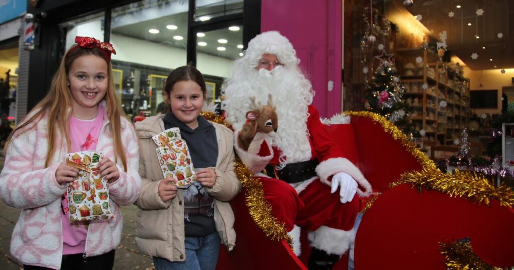 Hornchurch Christmas Cracker 2025: Pictures show festivities