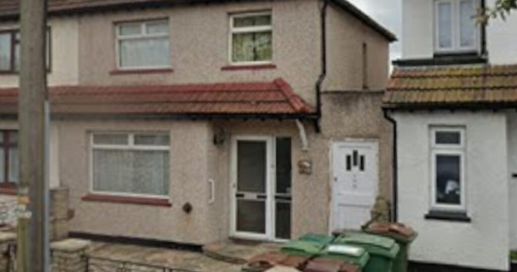 Surrey Grove Sutton: House to HMO plan refuse