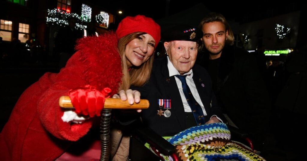 WWII veteran special guest at Waltham Abbey Christmas lights