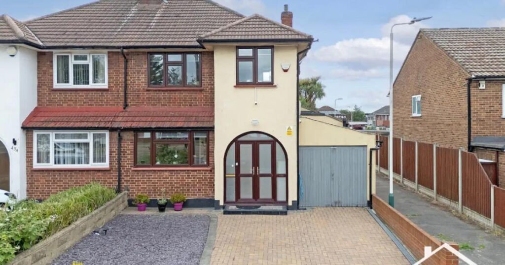 Inside Havering Road, Collier Row home on sale with ‘stunning’ kitchen