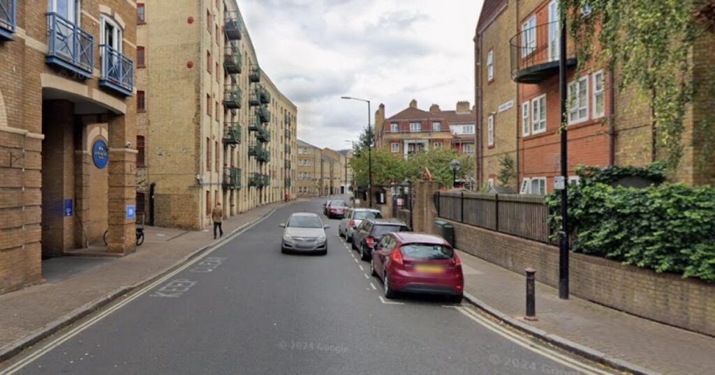 Rotherhithe Street emergency incident: Woman rushed to hospital