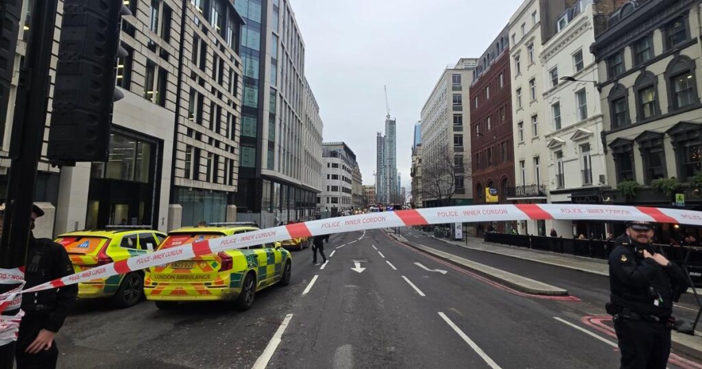 New Bridge Street, Blackfriars remains closed after gas leak