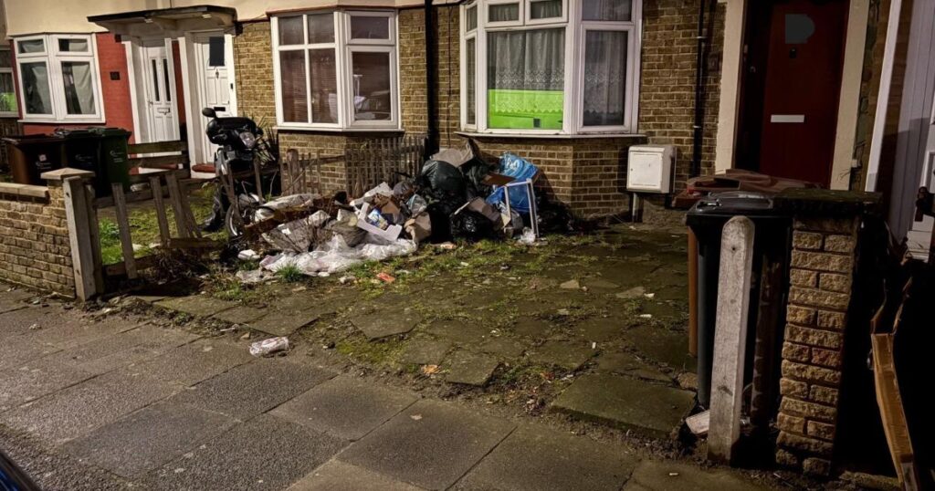 Barking woman fined more than £1,000 for eyesore garden