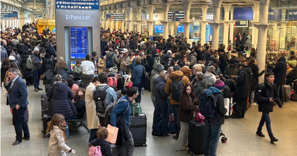 Eurostar disruption continues after power supply fault