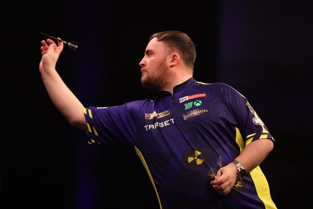 What time is Luke Littler playing tonight at the World Darts Championship?