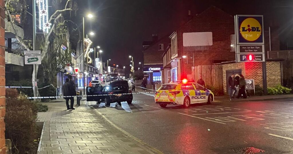 Mottingham Road armed police stop near Lidl – four arrested